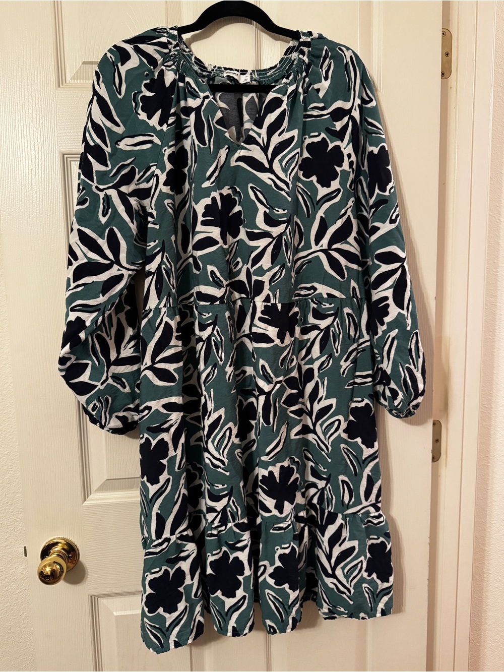 Sonoma Women’s XL Smocked V-Neck Long Sleeve Dress